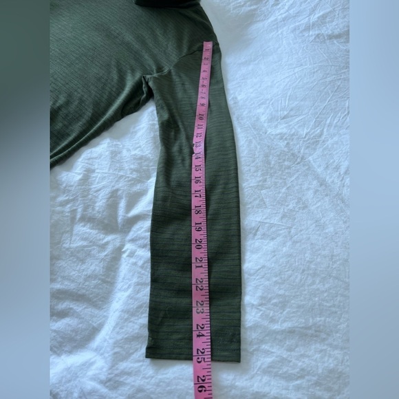Patagonia | Women’s SZ Small Mainstay Turtleneck | Green Stripe Lightweight - Picture 4 of 9
